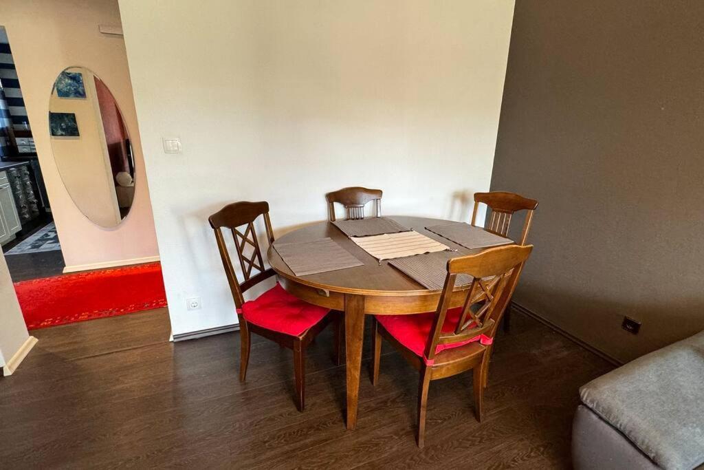 Monikas Home - Gemuetliche 3-Zimmer-Wohnung Im Herzen Von Бьоблинген Екстериор снимка